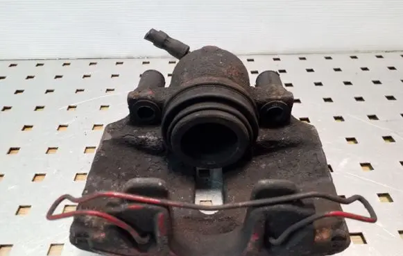 Volkswagen PASSAT B6 Front brake caliper