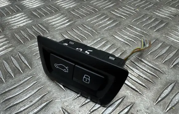 BMW X5 G05 Tailgate/boot open switch button 5A64C25 305496957 WMEWCAT