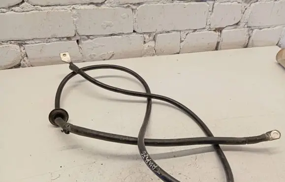 Volkswagen Touareg I Positive cable (battery) 7L097841C