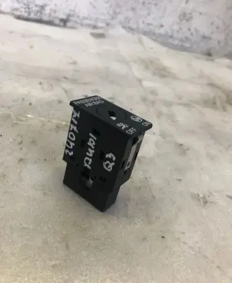 Audi Q3 F3 Passenger airbag on/off switch 5q0919237