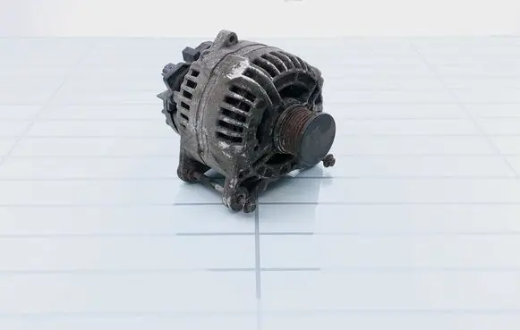 Volvo V50 Generator/alternator 8200660022 0124525137