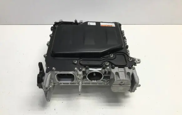 Voltage converter inverter