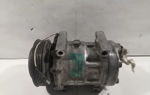 Renault Laguna I Air conditioning (A/C) compressor (pump) 0036805734 7700861971F