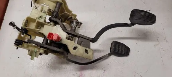 Jaguar S-Type Pedal assembly 