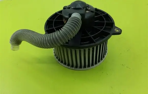 Mazda 323 Heater fan/blower 8940000
