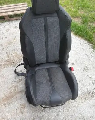 Peugeot 3008 II Front passenger seat AAF816