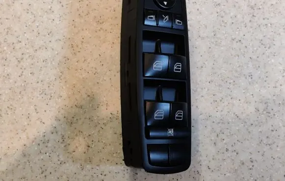 Mercedes-Benz ML W164 Electric window control switch