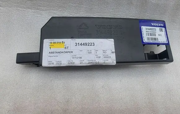Volvo S90, V90 Rear bumper mounting bracket 31449223
