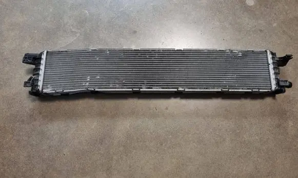 Audi A4 S4 B8 8K Intercooler radiator 8K0145804H 777162