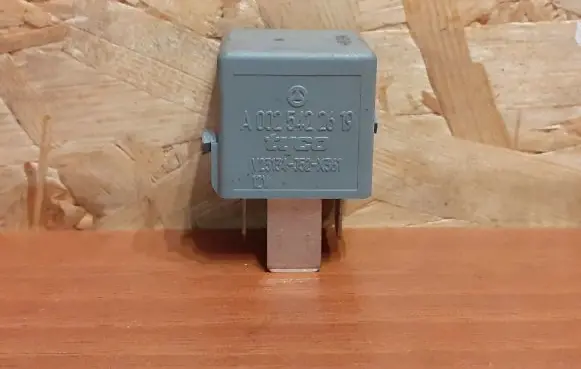 Mercedes-Benz Vito Viano W639 Other relay V23134J52X361 A0025422619
