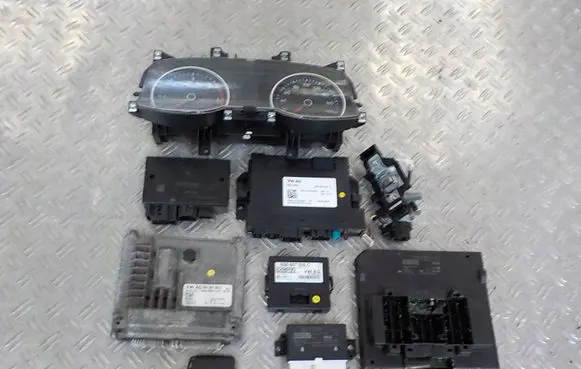Engine ECU kit and lock set