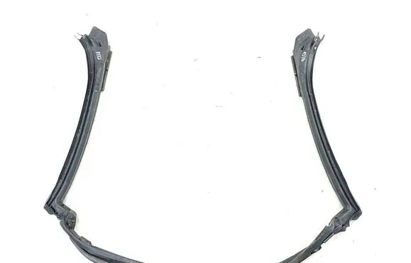 Mercedes-Benz SL R231 Front door rubber seal A2317200078