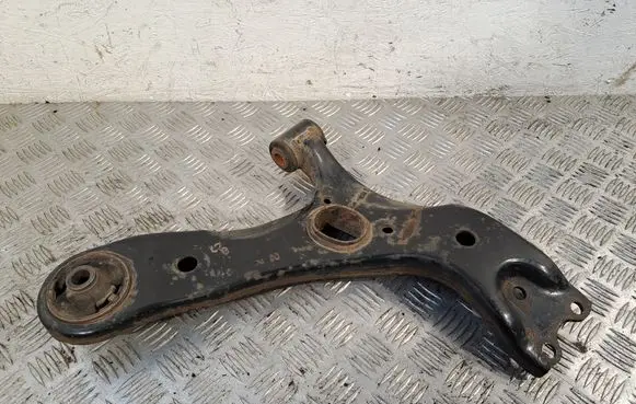 Toyota Avensis T270 Front lower control arm/wishbone 4806905080
