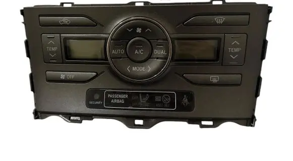 Toyota Auris 150 Climate control unit 5590002220B 8F19611026NAA