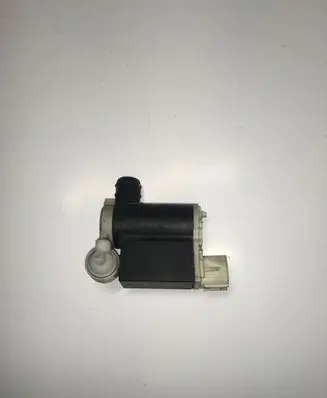 Hyundai Santa Fe Windscreen/windshield washer pump 985102W100