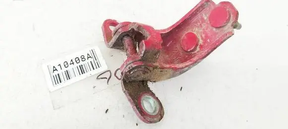 Honda CR-V Rear door lower hinge