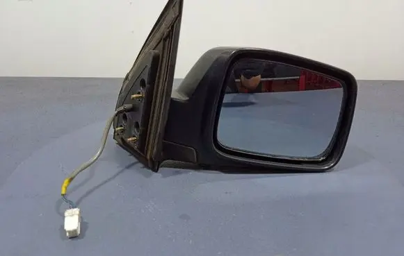 Nissan X-Trail T30 Front door electric wing mirror 