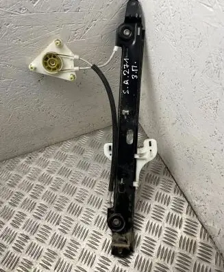 Seat Altea XL Rear window lifting mechanism without motor 5P0839402