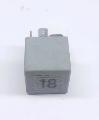 Volkswagen Golf III Other relay 191937503 22204007