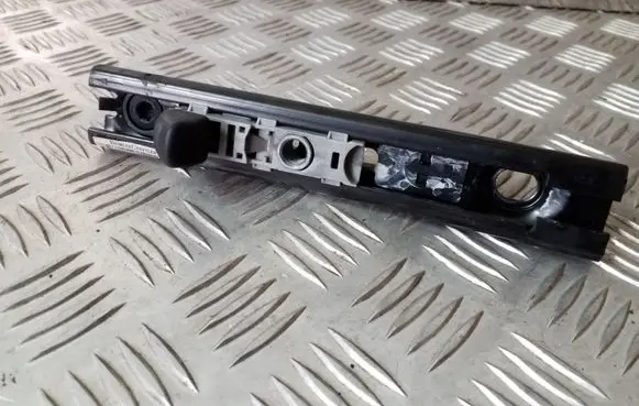 Chrysler Voyager Seat belt adjustment rail 04680460AI