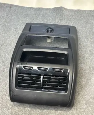 BMW X5 G05 Rear air vent grill 3364320 939987509 3364320S00