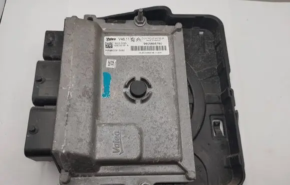 Peugeot 2008 I Engine control unit/module 9805895780 142230055 V29035181A