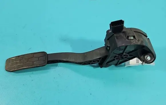 Jaguar XE Accelerator throttle pedal E1521235420 IMPRK1545286