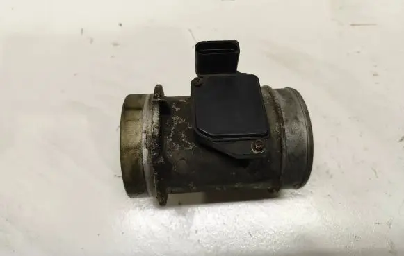 Audi A6 S6 C5 4B Mass air flow meter 059906461D FH7025C