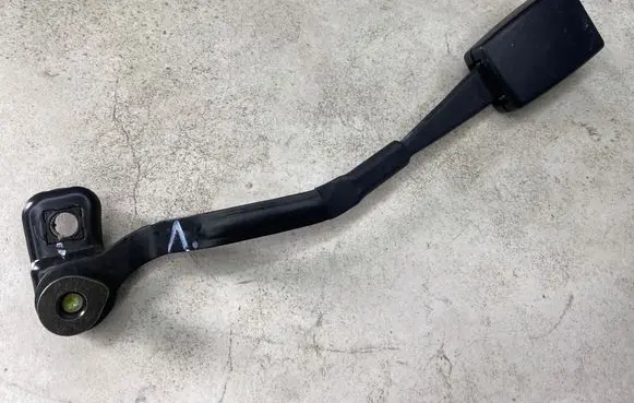 Audi A3 S3 8L Front seatbelt buckle 8L0858676H 19072001