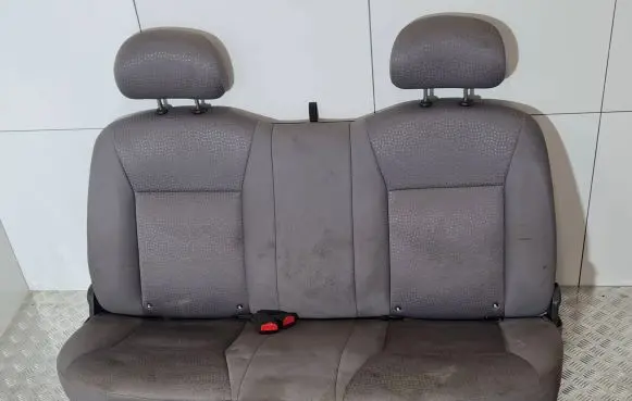 Isuzu D-Max Second row seats 