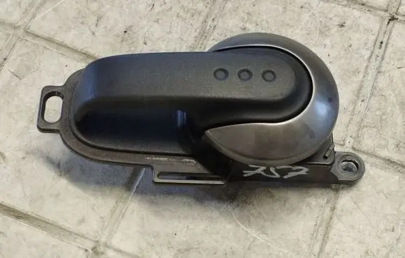 Nissan Note (E11) Front door interior handle 5010800006