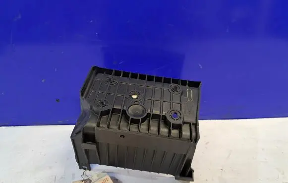 Battery box tray