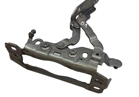 Engine bonnet/hood hinges