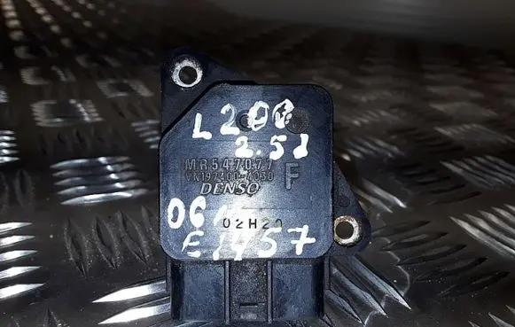 Mitsubishi L200 Mass air flow meter MR547077