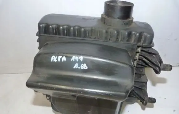 Alfa Romeo 147 Air filter box