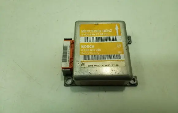 Mercedes-Benz E W210 Airbag control unit/module A0008209726