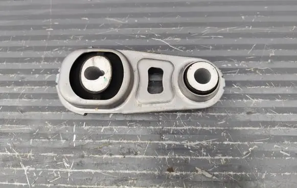 Nissan Qashqai J12 Engine mount bracket 113606LA0A