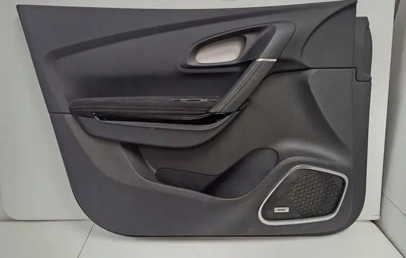 Renault Kadjar Front door card panel trim