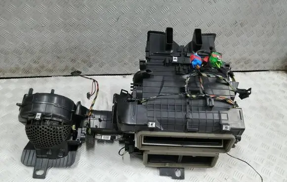 Peugeot 3008 I Interior heater climate box assembly 9673831480