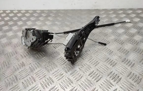 Opel Insignia A Front door lock