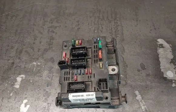 Peugeot 206 Comfort/convenience module 9646405180