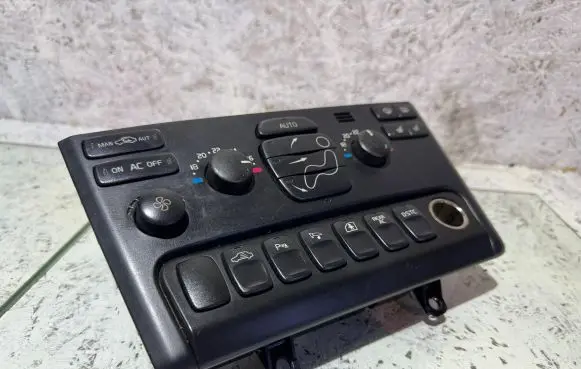 Volvo XC90 Climate control unit 30746025 SN31475661 06W02E03