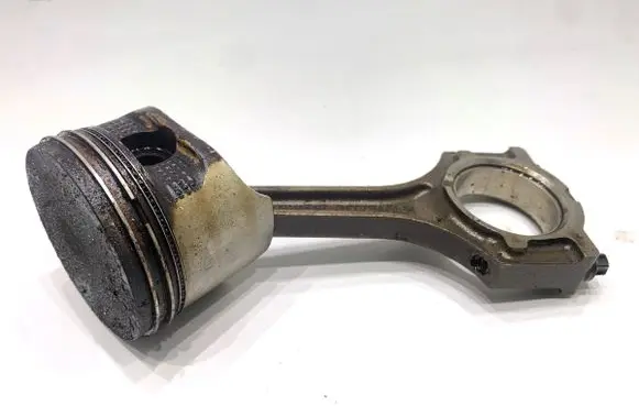 Ford Fiesta Piston with connecting rod STJC