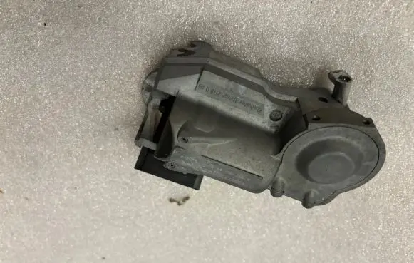 Mercedes-Benz E W211 Steering wheel lock 2034621130 A2034621130