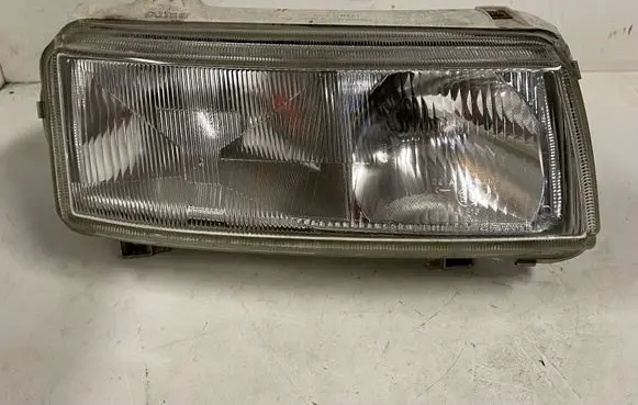Volkswagen PASSAT B4 Headlight/headlamp 14197000