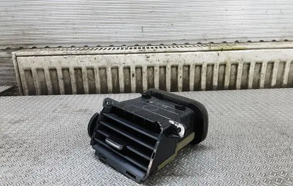 Mazda 3 I Dash center air vent grill BP4L64930