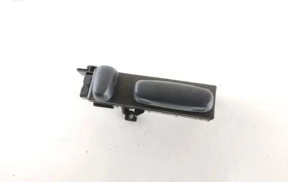 Toyota Avensis T270 Seat control switch 18A562