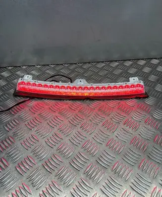 Maserati Ghibli Third/center stoplight 670008130