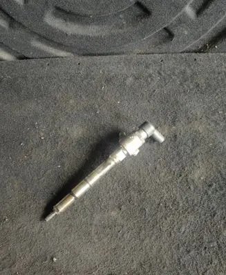 Skoda Octavia Mk2 (1Z) Fuel injector 03L130277S