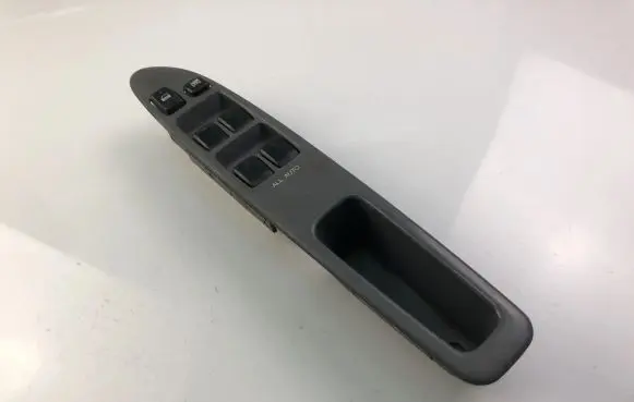 Toyota Avensis Verso Electric window control switch 8404044030